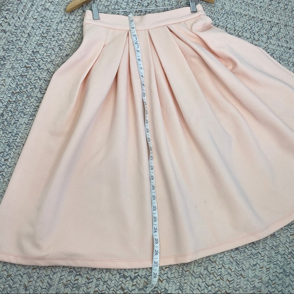 Wayf Pleated Midi Skirt, Blush medium - Picture 6 of 9
